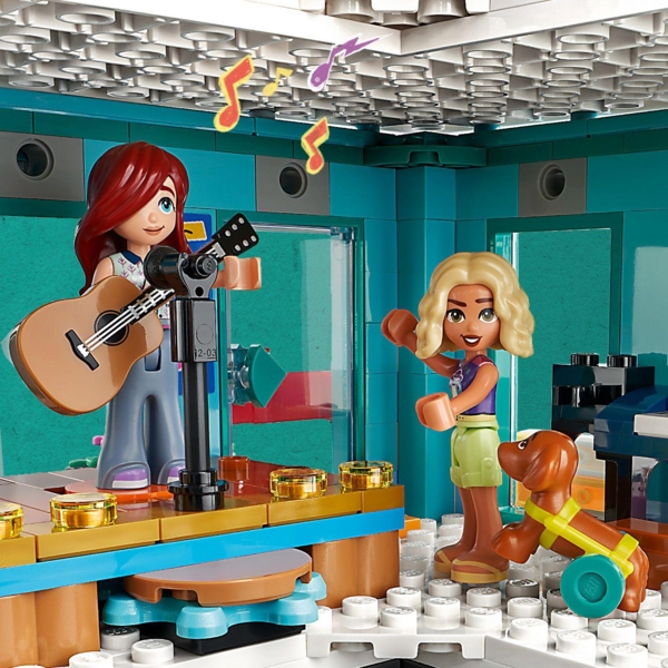 Конструктор LEGO Friends Хартлейк-Сіті. Громадський центр, 1513 деталей (41748) - Pampik - 8