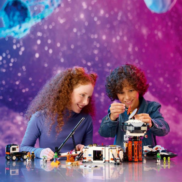 Конструктор LEGO City Космічна база та стартовий майданчик для ракети, 1422 деталі (60434) - Pampik - 9