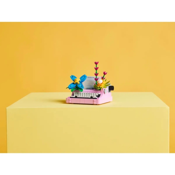 Конструктор LEGO Creator 3 v 1 Друкарська машинка з квітами, 363 деталей (31169) - Pampik - 9