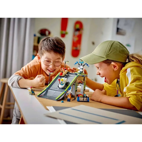 Конструктор LEGO City Жодних обмежень Автодром для гоночних автомобілів, 436 деталей (60460) - Pampik - 10