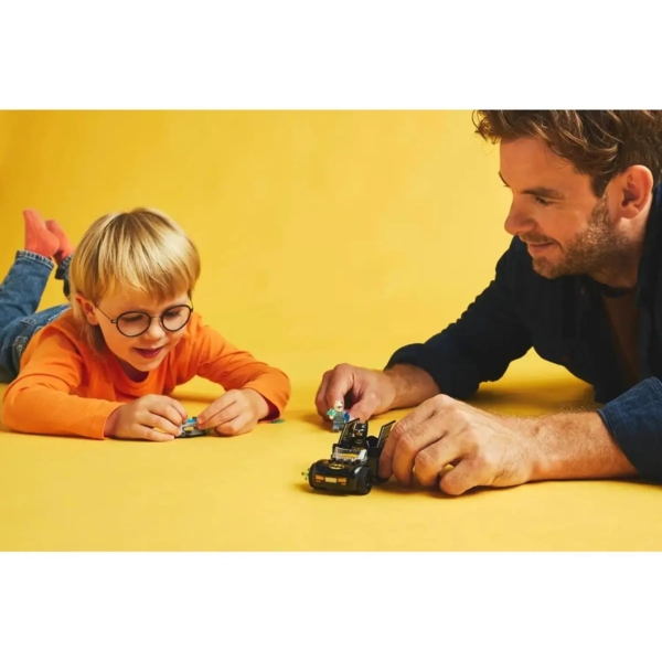 Конструктор LEGO Super Heroes DC Batman Бэтмен и Бэтмобиль против мистера Фриза, 63 детали (76301) - Pampik - 9