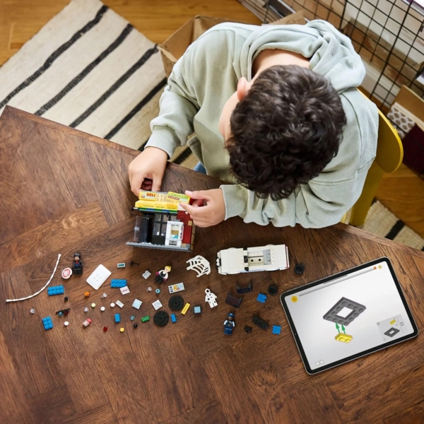 Конструктор LEGO Super Heroes Marvel Всесвіт-павук: Майлз Моралес проти Плями, 375 деталей (76311) - Pampik - 8