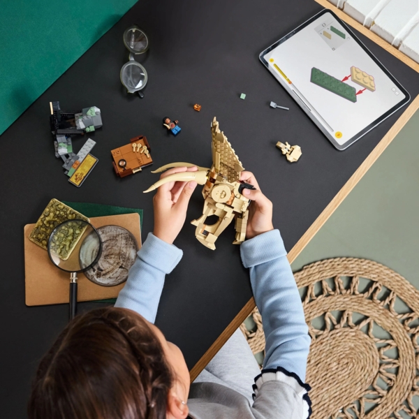 Конструктор LEGO Jurassic World Скам'янілості динозаврів: череп трицератопса, 468 деталей (76969) - Pampik - 9