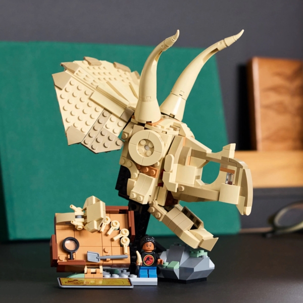 Конструктор LEGO Jurassic World Скам'янілості динозаврів: череп трицератопса, 468 деталей (76969) - Pampik - 12