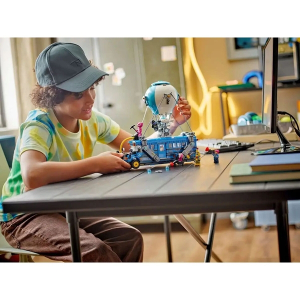 Конструктор LEGO Fortnite Battle Bus, 954 деталей (77073) - Pampik - 11