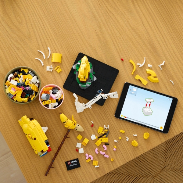 Конструктор LEGO Fortnite Peely Bone, 1414 деталей (77072) - Pampik - 8