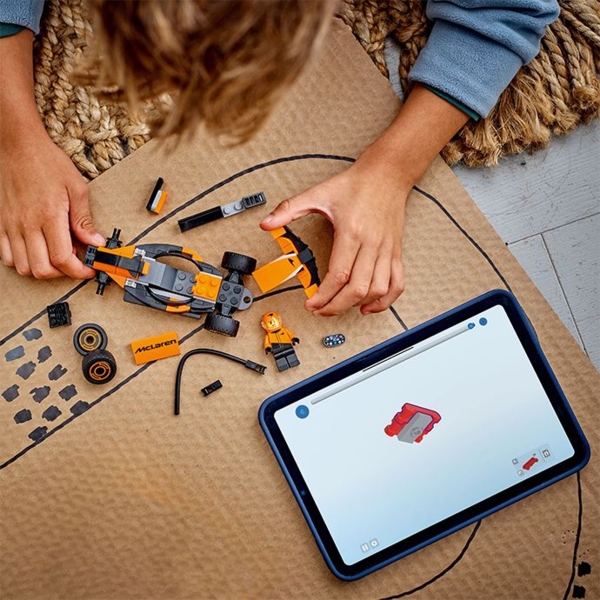 Конструктор LEGO City Пілот F1 з автомобілем для перегонів команди McLaren, 86 деталей (60442) - Pampik - 6