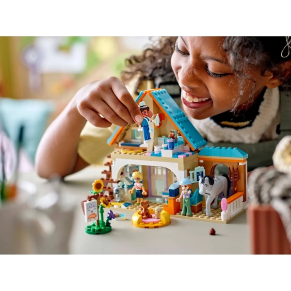 Конструктор LEGO Friends Ветеринарна клініка для коней і домашніх улюбленців, 428 деталей (42651) - Pampik - 4