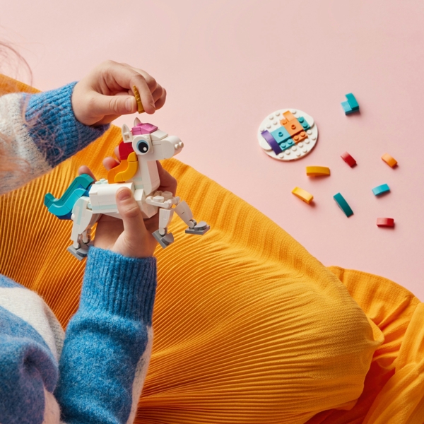 Конструктор LEGO Creator 3 v 1 Магічний єдиноріг, 145 елементів (31140) - Pampik - 4