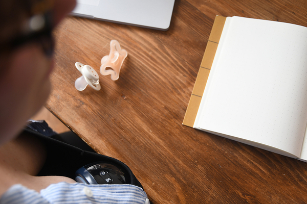 Молоковідсмоктувач електричний Beaba Hands-Free, синій (911735) - Pampik - 12