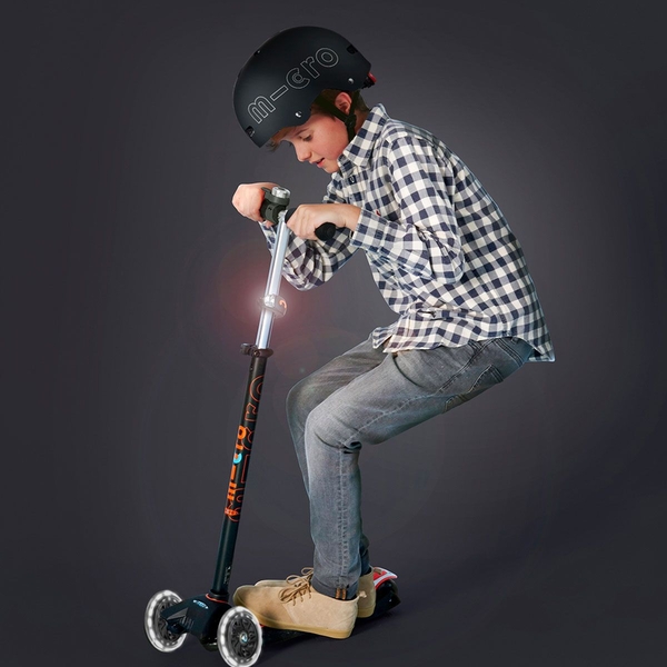 Самокат Micro Maxi Deluxe LED, чорний з помаранчевим (MMD143) - Pampik - 7