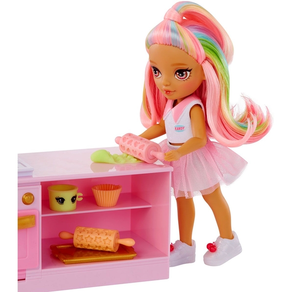 Ігровий набір з лялькою Rainbow High Littles Кондитерська Кенді (522058) - Pampik - 4