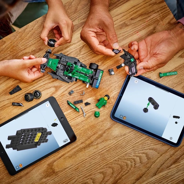 Конструктор LEGO Speed Champions Автомобиль для гонки Aston Martin Aramco F1 AMR24, 269 деталей (77245) - Pampik - 6