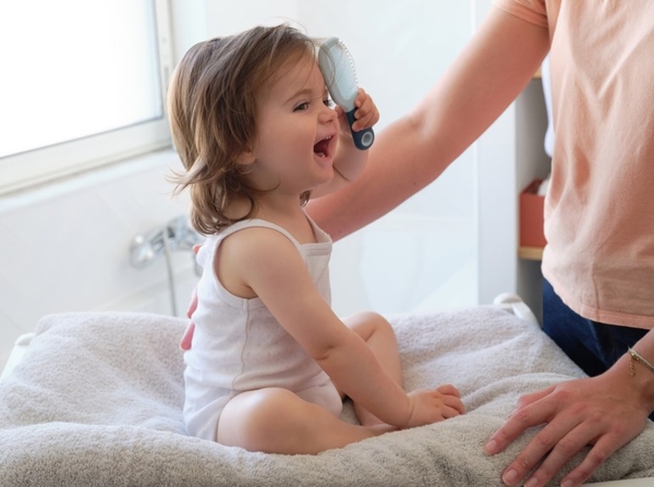 Набор для ухода за волосами Bebe Confort Brush and Comb Sweet Artic: расческа + щетка с зеркальцем (3106209700) - Pampik - 8