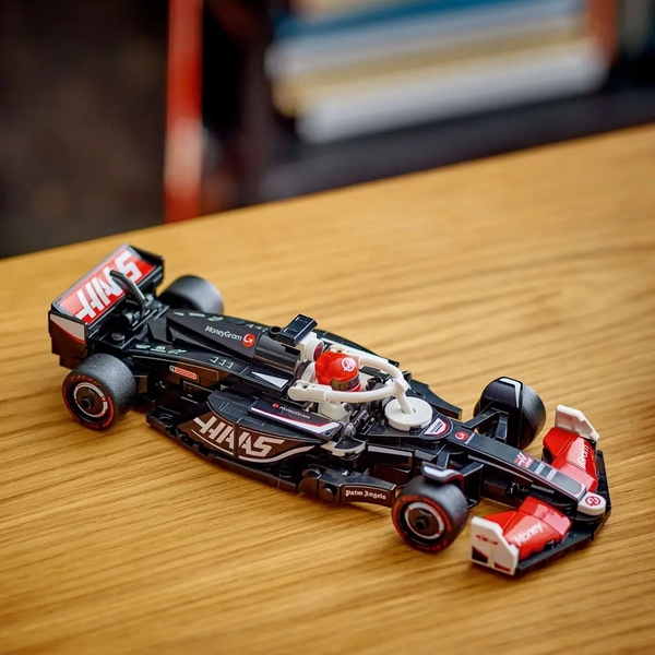 Конструктор LEGO Speed ​​Champions Автомобиль для гонки MoneyGram Haas F1 Team VF-24, 242 деталі (77250) - Pampik - 4