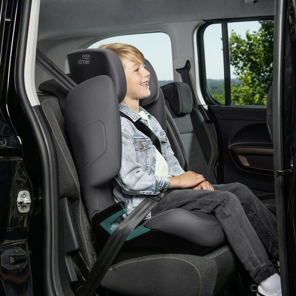 Автокрісло Britax Römer Adventure Plus Midnight Grey (2000036853) - Pampik - 11