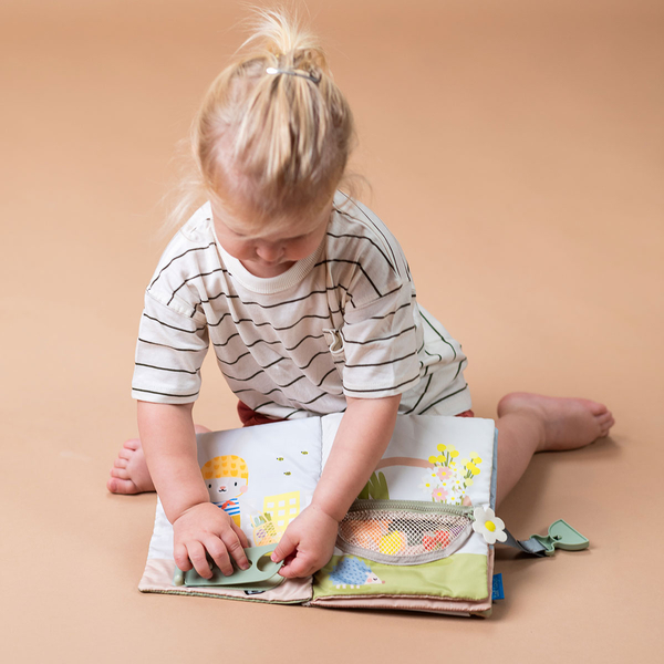 Розвивальна м'яка книжка Taf Toys Садочок у місті Бізібук зайченятка (13355) - Pampik - 11