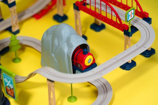 Ігровий набір Otamanko Трюкова залізниця Хоробрий паровозик, 222 деталі (532.02.32) - Pampik - 8