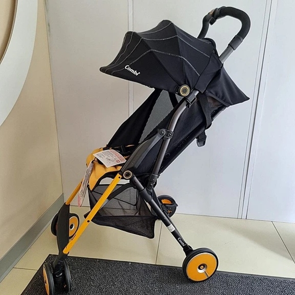 Прогулянкова коляска Combi F2 114571, ультралегка, жовтий (30558) - Pampik - 2