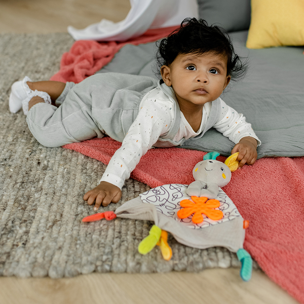 М'яка розвиваюча іграшка-прорізувач Fehn DobabyDoo Активний заєць (4001998049046) - Pampik - 4