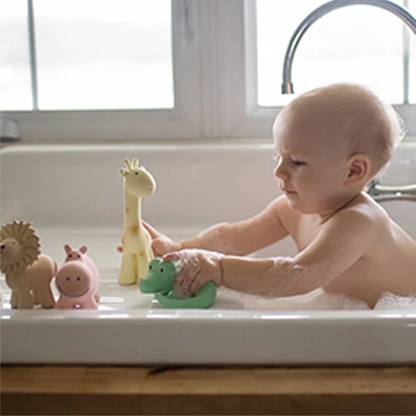 Погремушка-прорезыватель Tikiri 96010, каучук, зеленый (22569) - Pampik - 8