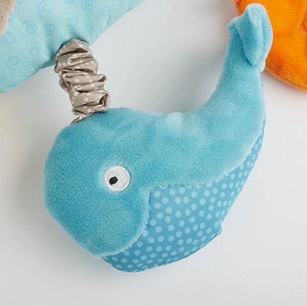 Іграшка м'яка на коляску Sigikid Кит (42632/37014) - Pampik - 6