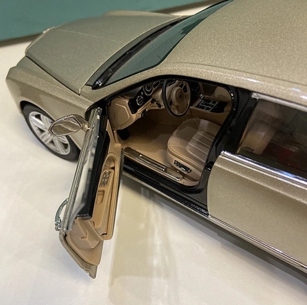 Машина металева Rastar Bentley Mulsanne, 30 см (43800/33195 - Pampik - 11