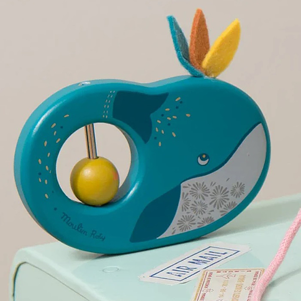 Погремушка деревянная Moulin Roty Кит (714006/28853) - Pampik - 3