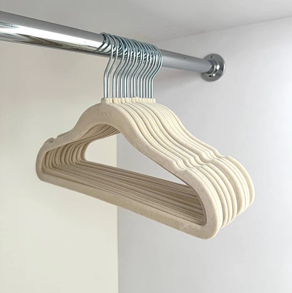 Набір вішалок 3 Sprouts, 15 шт., молочний (IHVCRM/38057) - Pampik - 3