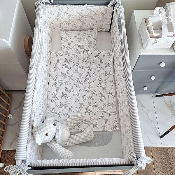 Бортик у ліжечко NL Baby з м’якою частиною, 4-сторонній, біло-сірий (824/27653) - Pampik - 4