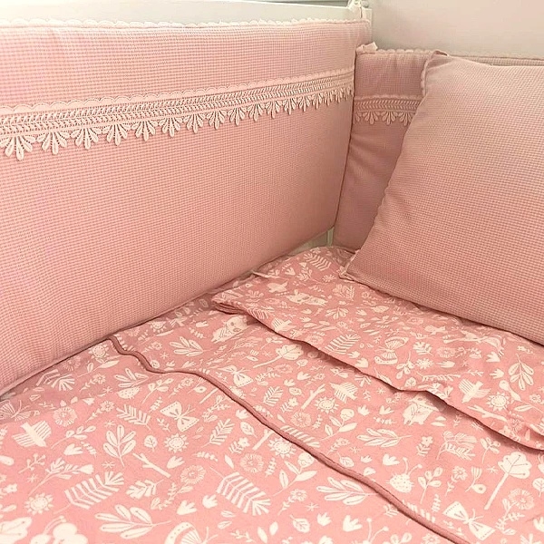 Бортик в кроватку NL Baby, 4-сторонний и декоративная подушка, 40х30 см, розовый (873+929/33259) - Pampik - 7