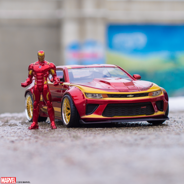 Машина металева Jada Марвел. Месники Шевроле Камаро (2016) з фігуркою Залізної людини, 1:24, червоний (253225003) - Pampik - 13