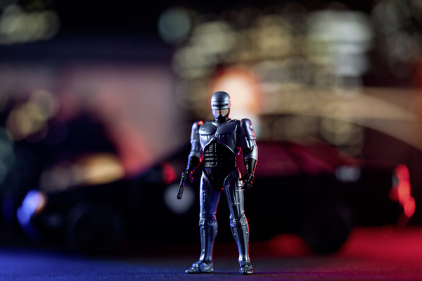 Машина металева Jada РобоКоп Форд Тарус з фiгyркою Робокопа, 1:24, чорний (253255060) - Pampik - 18