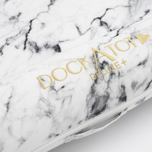 Змінний чохол для матраца-кокона DockATot Deluxe+, 0-8 міс., Carrara Marble (20322) - Pampik - 4