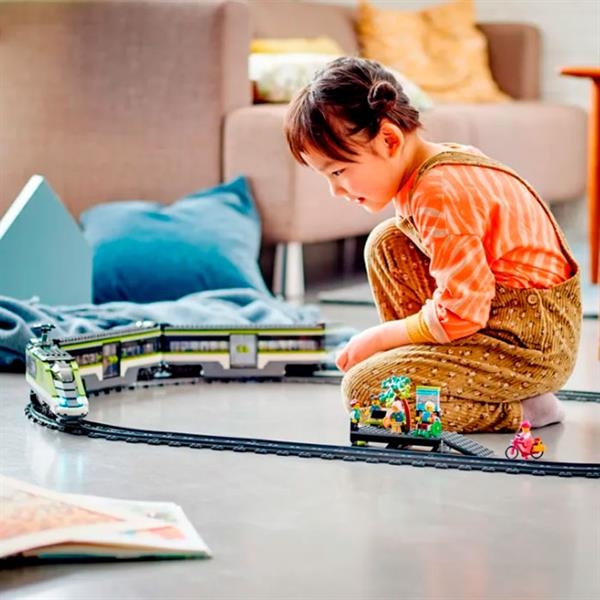 Конструктор LEGO City Trains Пасажирський поїзд-експрес з пультом 764 деталі (60337) - Pampik