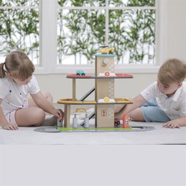 Деревянный паркинг Viga Toys с АЗС (44509) - Pampik - 6
