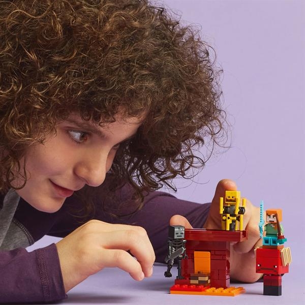Конструктор LEGO Minecraft Битва з лавою в Незері 99 деталей (21266) - Pampik - 8