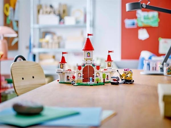 Конструктор LEGO Super Mario Битва з Роєм біля замку Піч (71435) - Pampik - 10