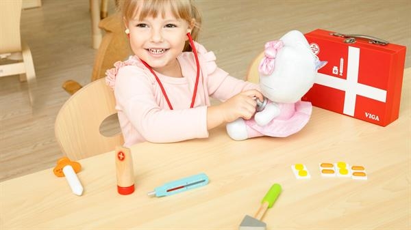 Дерев'яний ігровий набір Viga Toys Валізка доктора (50530) - Pampik - 5