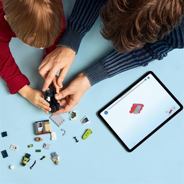 Конструктор LEGO City Переслідування на поліцейському мотоциклі, 65 деталей (60455) - Pampik - 14