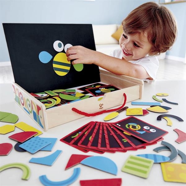 Ігровий набір Hape Валіза з магнітами (E1631) - Pampik