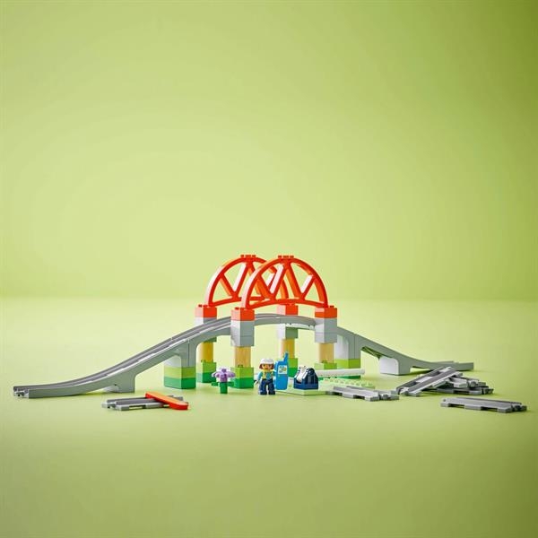 Конструктор LEGO DUPLO Town Залізничний міст і колії додатковий набір 42 деталі (10426) - Pampik - 10