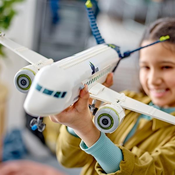 Конструктор LEGO City Пасажирський літак 913 деталей (60367) - Pampik - 4