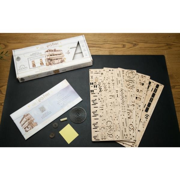 Дерев'яний механічний 3D конструктор Ugears Лицарський автобус, 268 деталей (70172) - Pampik - 7