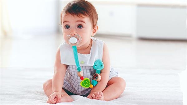 Держатель для пустышки Hape Жук божья коровка (E0020) - Pampik - 6