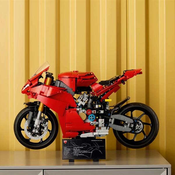 Конструктор LEGO Technic Мотоцикл Ducati Panigale V4 S 1603 деталі (42202) - Pampik - 10
