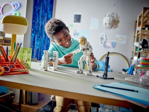 Конструктор LEGO Creator Космонавт 647 деталей (31152) - Pampik - 10