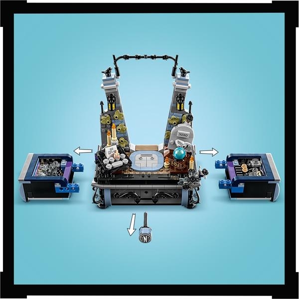 Конструктор LEGO Wednesday Фігурка Венздей Аддамс 702 деталі (76780) - Pampik - 7