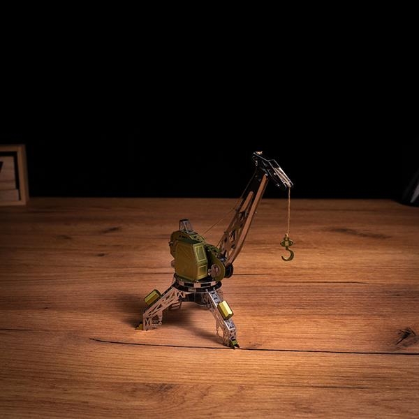 Колекційна модель-конструктор Metal Time Mighty Machine Портовий кран механічний, двоколірний (MT055) - Pampik - 6