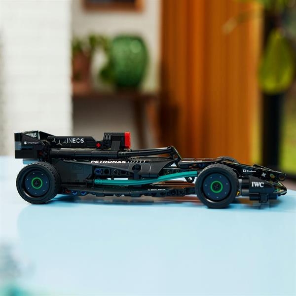 Конструктор LEGO Technic Mercedes-AMG F1 W14 E Performance Pull-Back 240 деталей (42165) - Pampik - 10